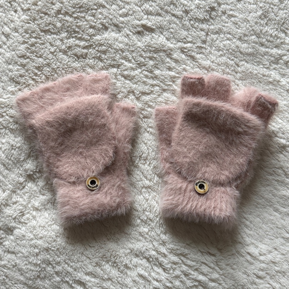 fingerless gloves